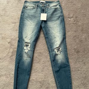 The Kallista Medium Wash Distressed Crop Jeans